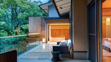 温暖な気候と豊かな自然に恵まれた浮山温泉に位置する日本宿『ABBA RESORTS IZU - 坐漁荘』