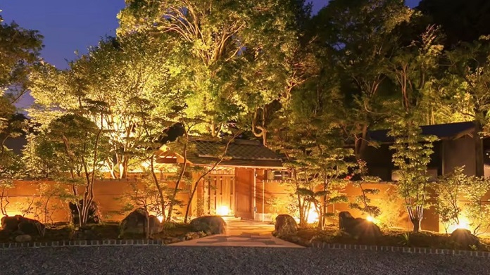 静岡県の狩野川沿いの自然豊かな立地環境の中に凛と佇む旅館『雲風々 - ufufu』