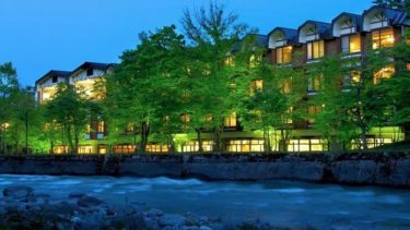 大自然が演出する非日常空間を堪能できるホテル『星野リゾート 奥入瀬渓流ホテル』